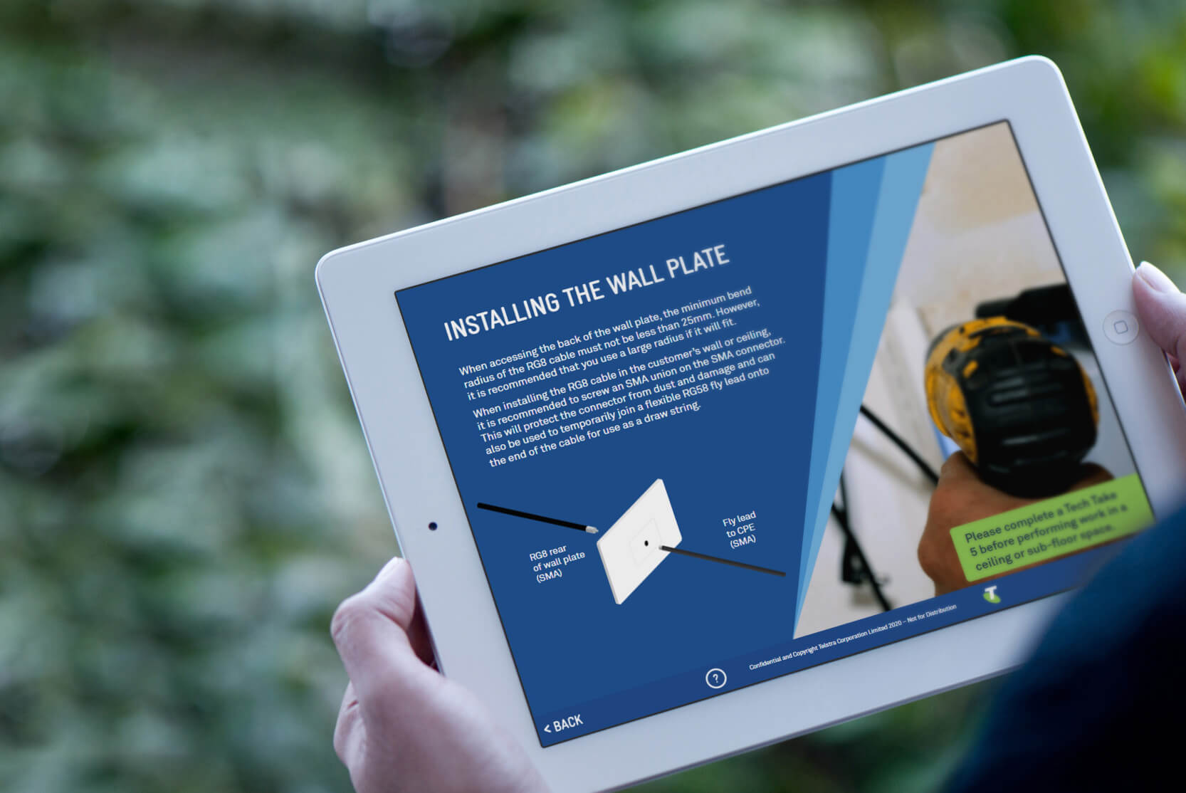custom-online-elearning-ipad-telstra