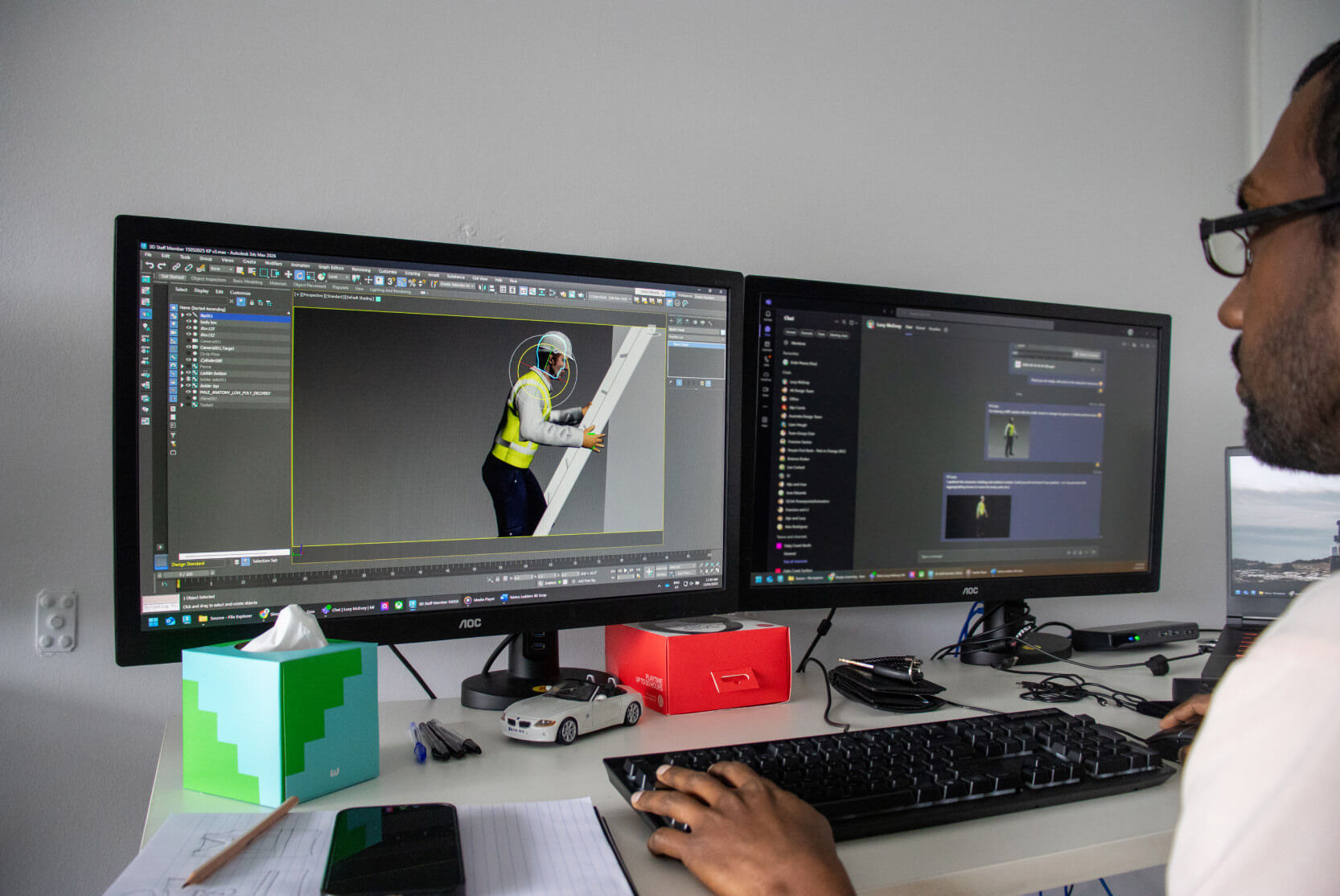 graphic-designer-designing-articulate-custom-eLearning-content